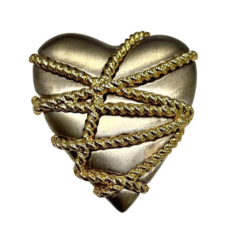VINTAGE HEART BROOCH IN SILVER TONE WITH GOLD TONE ROPES
